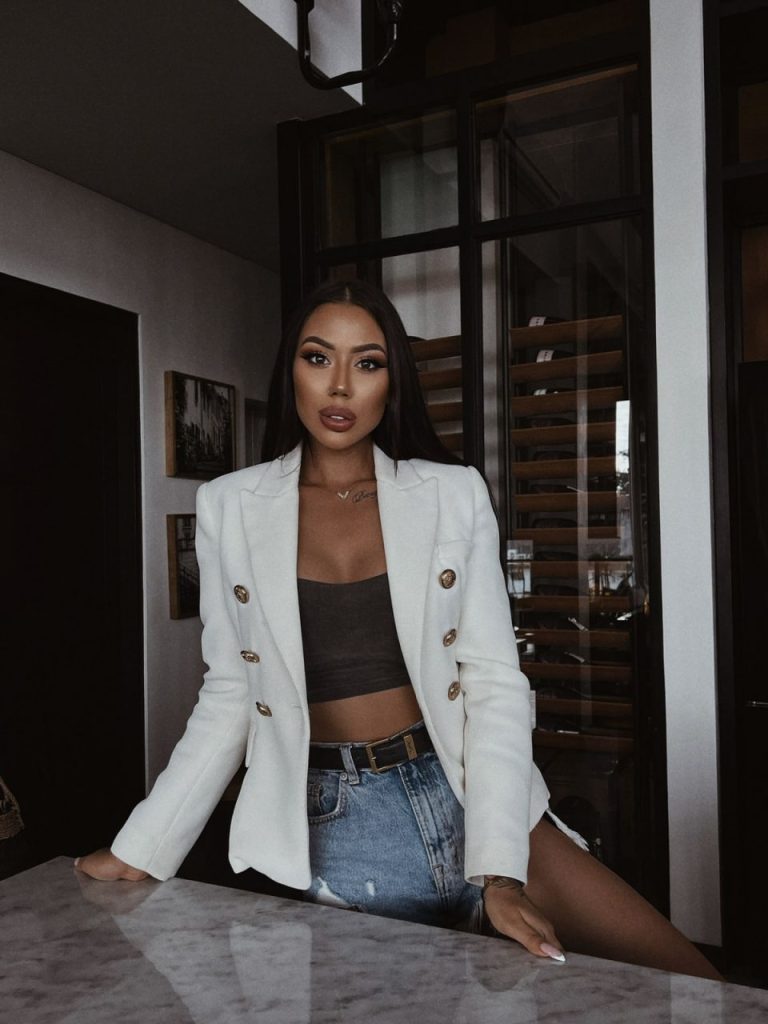 Эскортница Алеся