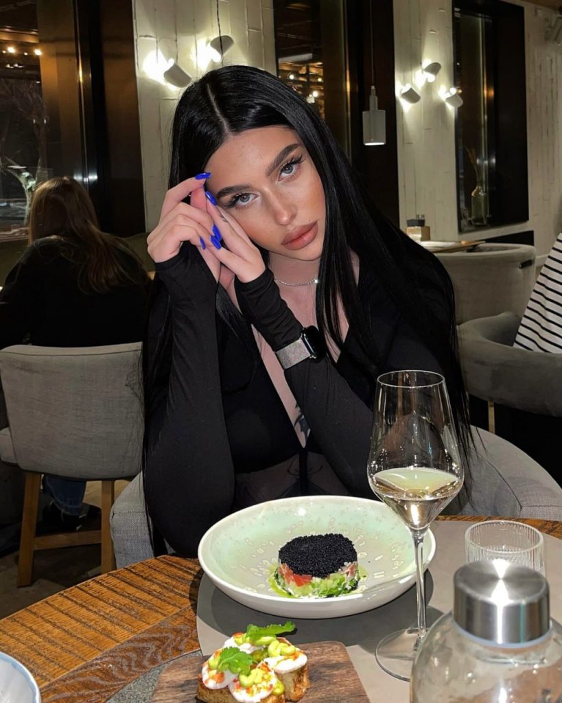 Элитная эскортница Юлия