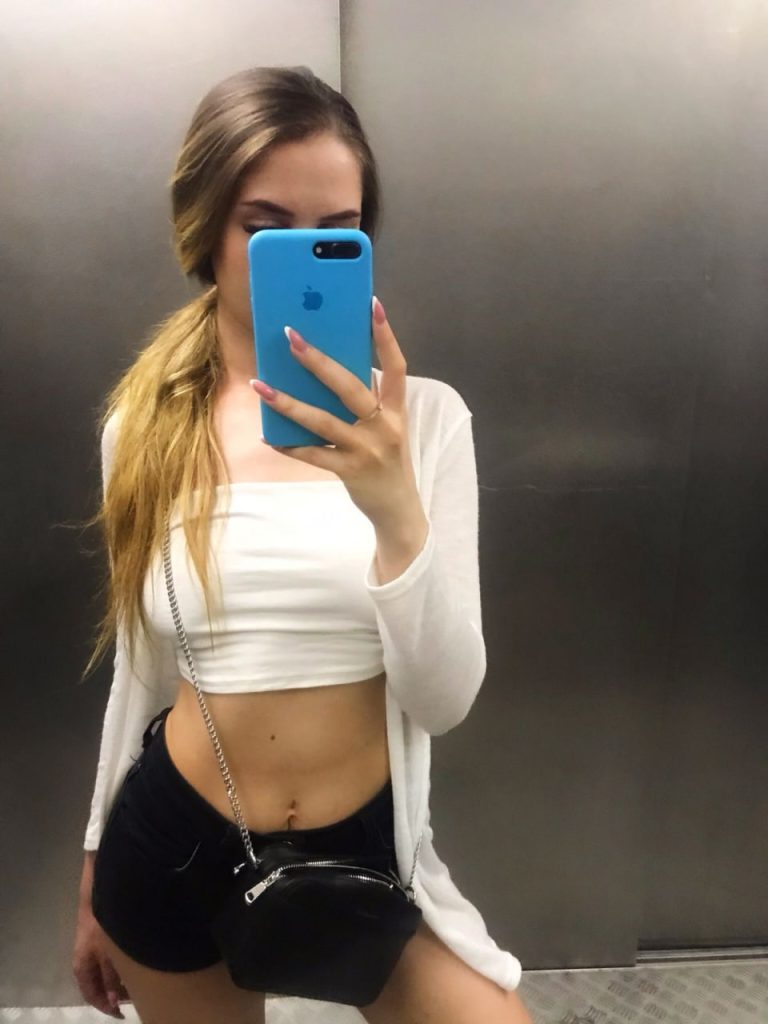 Эскортница Юля в Москве