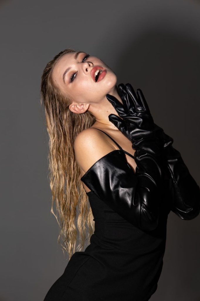 Эскортница Мария