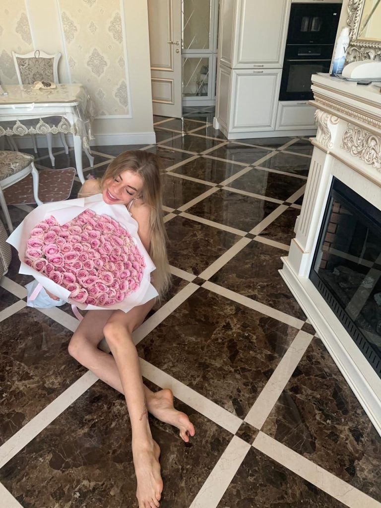 Эскорт модель Арина в Москве