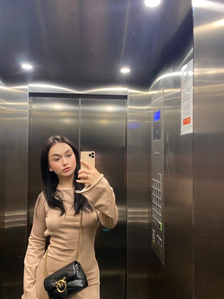 Эскорт модель Ясмин